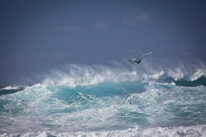 Rudy’s infamous aerial - 2012 AWT Maui Makani Classic © American Windsurfing Tour http://americanwindsurfingtour.com/
